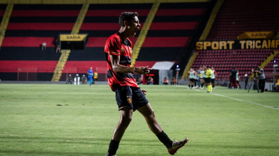 América-RN oficializa acerto com lateral-esquerdo Rafinha, do Sport