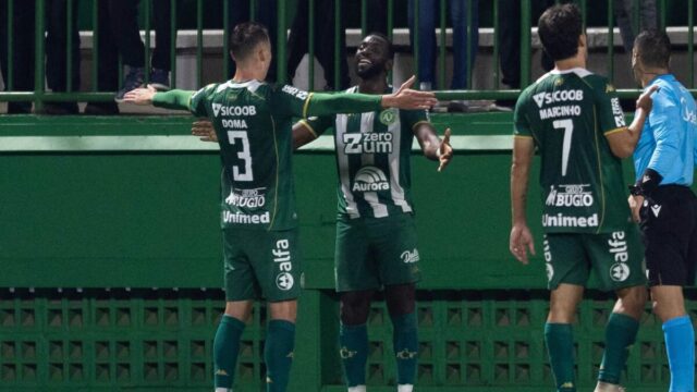 Análise: Chapecoense reage após goleadas e derrotas seguidas na Série A