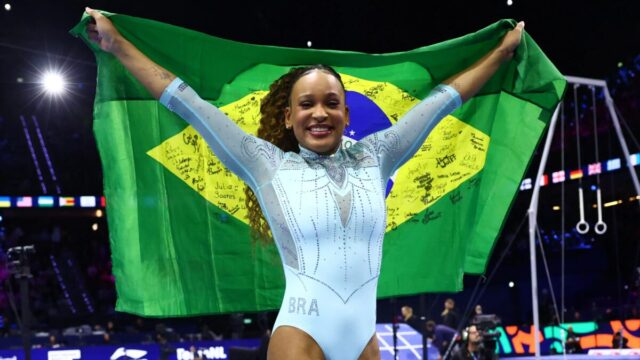 Análise: com Rebeca, Brasil volta ao pódio do Mundial de ginástica e dá passo por medalha nas Olimpíadas