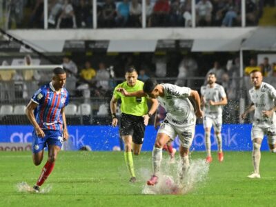 Análise: Santos supera péssimo gramado e imaturidade de Neymar para buscar empate