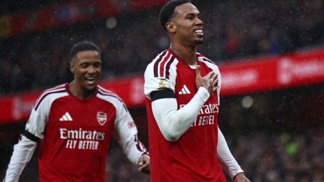 Arsenal vence Everton por 2 a 0 e encosta no City na liderança da Premier League
