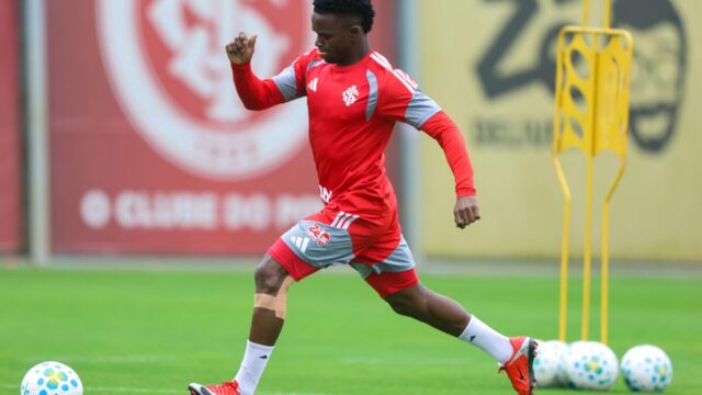Artilheiro do Inter no Brasileirão perde espaço com Eduardo Baptista