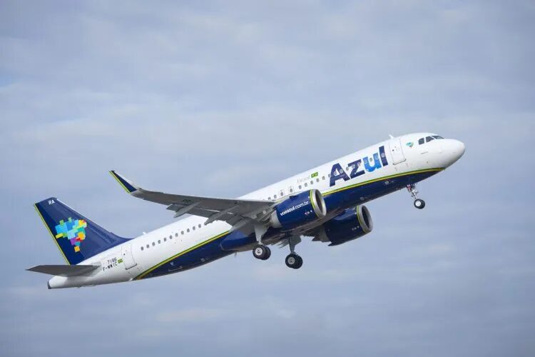 Avião da Azul com destino a Curitiba retorna ao Rio de Janeiro após problemas técnicos