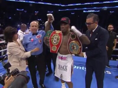 Boxe: O'Shaquie Foster derruba Navarrete duas vezes, vence e unifica três cinturões
