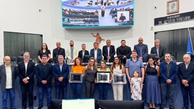 Câmara de Votuporanga reconhece trajetória e práticas pedagógicas de educadoras