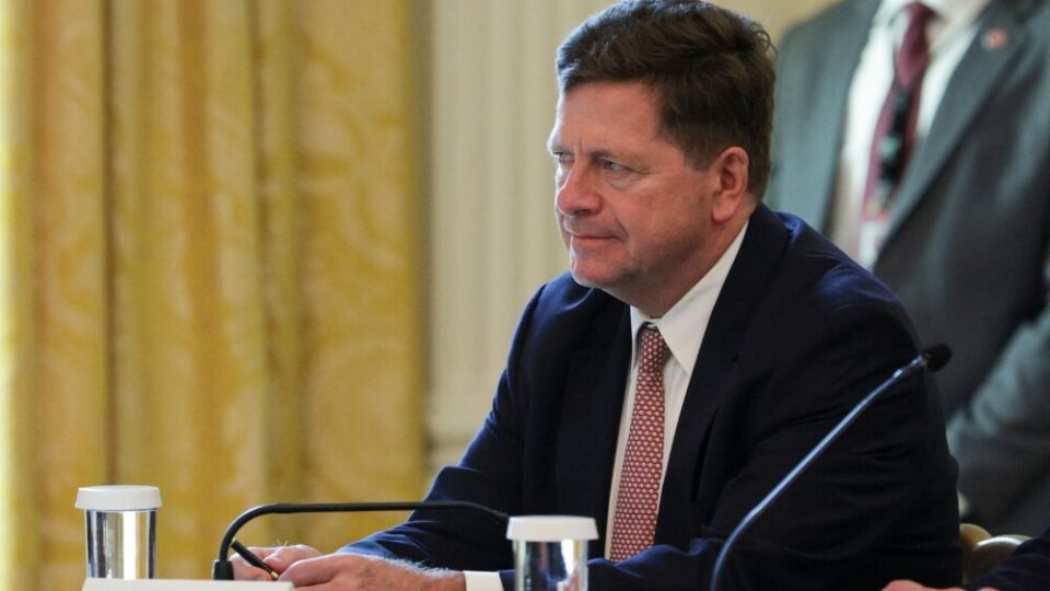 Chefe de inteligência dos EUA diz que Irã ampliou planos de ataque a americanos