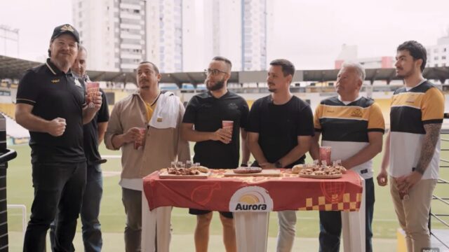 Churrasquinho GE celebra 71 anos do Heriberto Hülse com ídolo do Criciúma