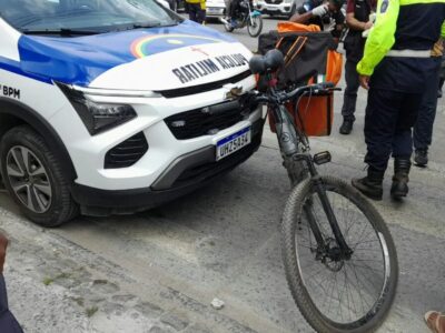 Ciclista morre atropelado por viatura da Polícia Militar em avenida do Recife