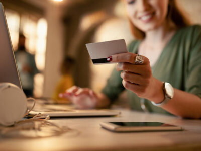 Como não virar refém de compras parceladas no cartão de crédito. Veja as dicas de especialista