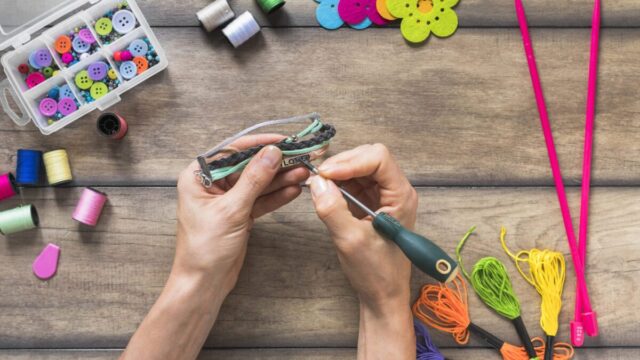 Como os trabalhos manuais aliviam a ansiedade e melhoram a saúde do cérebro