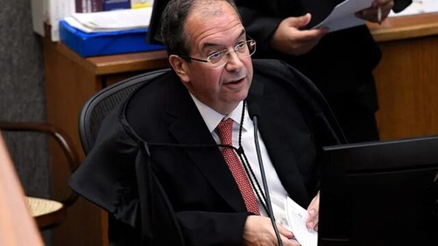 Corregedor do TSE aciona Nunes Marques e cobra TRE-BA após redução de ônibus