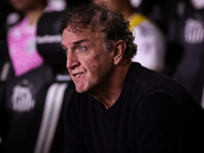 Cuca promete papo com Neymar após expulsão pelo Santos e avisa: "Não vou jogar na fogueira"