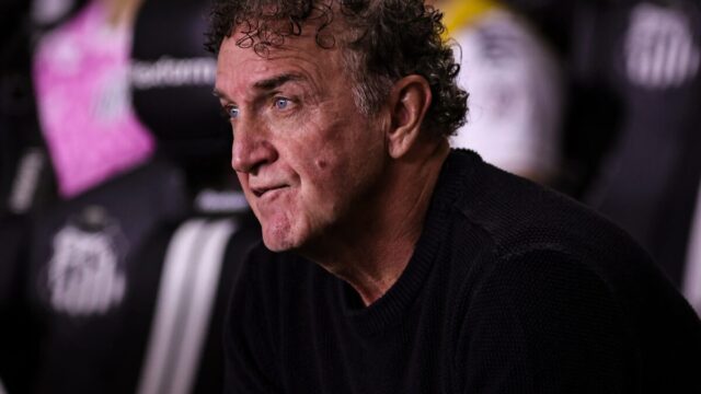 Cuca promete papo com Neymar após expulsão pelo Santos e avisa: "Não vou jogar na fogueira"