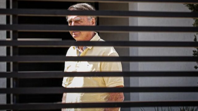 Defesa de Bolsonaro pede autorização a Moraes para ex-presidente receber Marinho