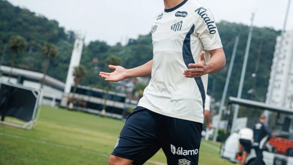 Dispensa na base do Santos quase tirou Gustavo Henrique do futebol: "Achei que não era para mim"