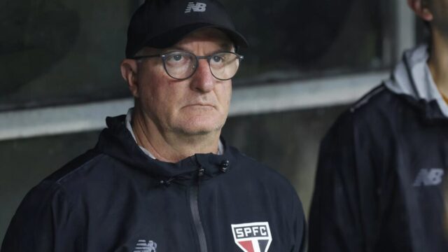 Dorival diz que "é difícil" explicar erros do São Paulo, mas valoriza luta e entrega do elenco