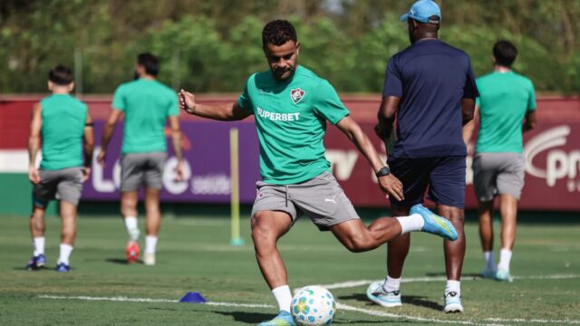 E o Alisson? Há quase três meses sem ser relacionado, volante tem futuro incerto no Fluminense