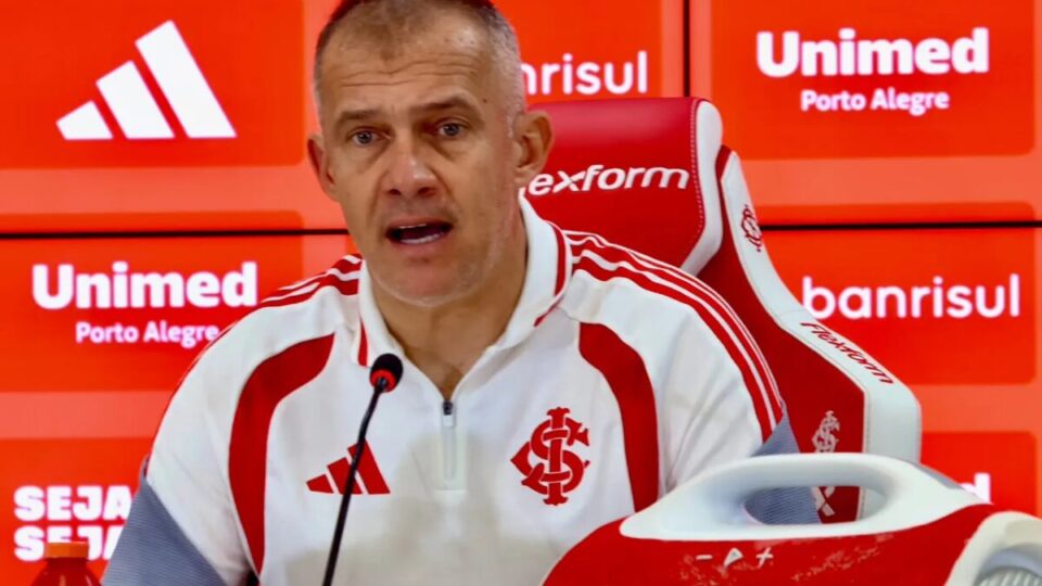 Eduardo Baptista destaca evolução do Inter, mas avisa: "Não resolvemos nosso problema ainda"