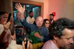 Em discurso de vitória, Lula agradece à juventude e critica big techs e Flávio