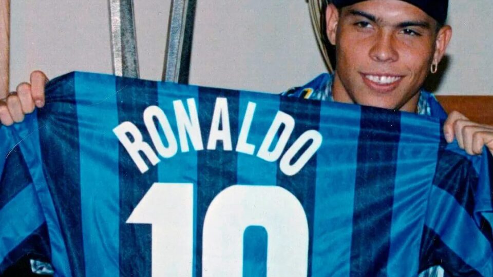 Ex-presidente da Inter revela desespero do Barcelona com venda de Ronaldo: "Ficou furioso"