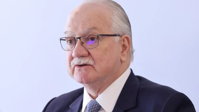 Fachin arquiva mais cinco investigações do Inquérito das Fake News