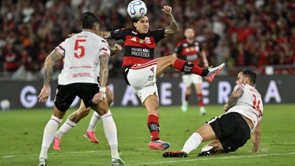 Flamengo levou uma aula de Libertadores do Estudiantes