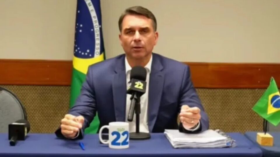 Flávio pede cassação da chapa de Lula por uso eleitoral da Rádio Nacional