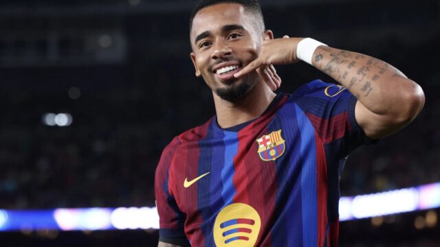 Gabriel Jesus se motiva com números superiores aos de Neymar e R10 no início de Barça: "Empolgado"