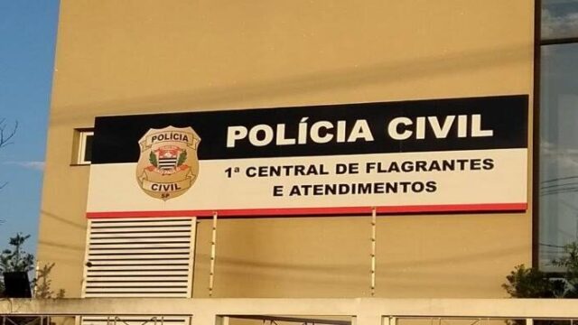 Homem é preso com revólver em carro furtado em Rio Preto