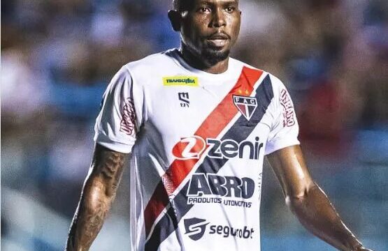 IAPE fecha renovação com Almeida e acerta com dois volantes maranhenses para 2027