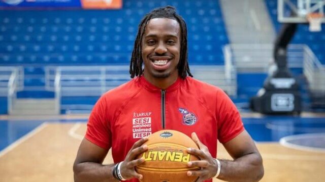 Invicto, Sesi Franca enfrenta o Corinthians pelo NBB e terá estreia de Gui Deodato