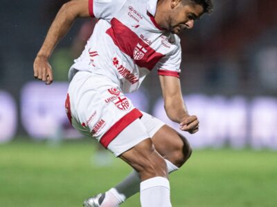 João Neto comemora chance como titular do CRB e projeta duelo contra o Goiás
