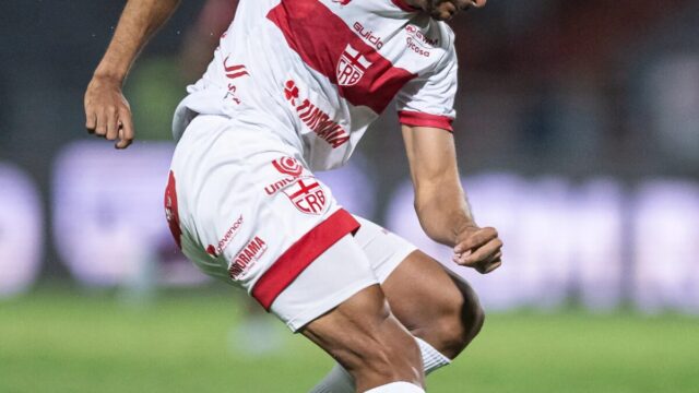 João Neto comemora chance como titular do CRB e projeta duelo contra o Goiás