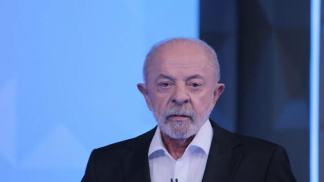 Lula diz que Flávio desrespeita povo pobre do país: ‘Chamou Bolsa Família de bolsa farelo’