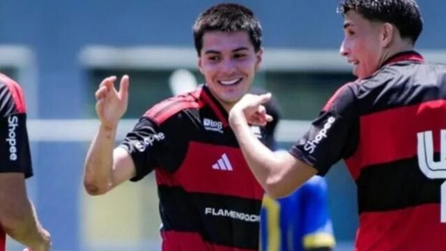 Mexicano Reyes faz golaço e marca pela primeira vez na base do Flamengo; veja vídeo