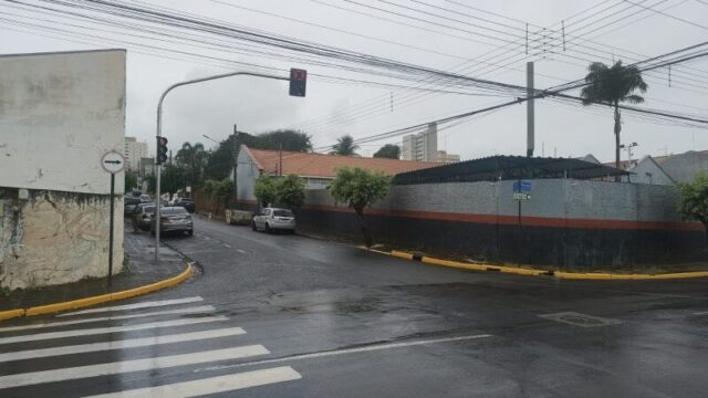 Novo semáforo no cruzamento das ruas Minas Gerais e Alagoas entra em funcionamento 