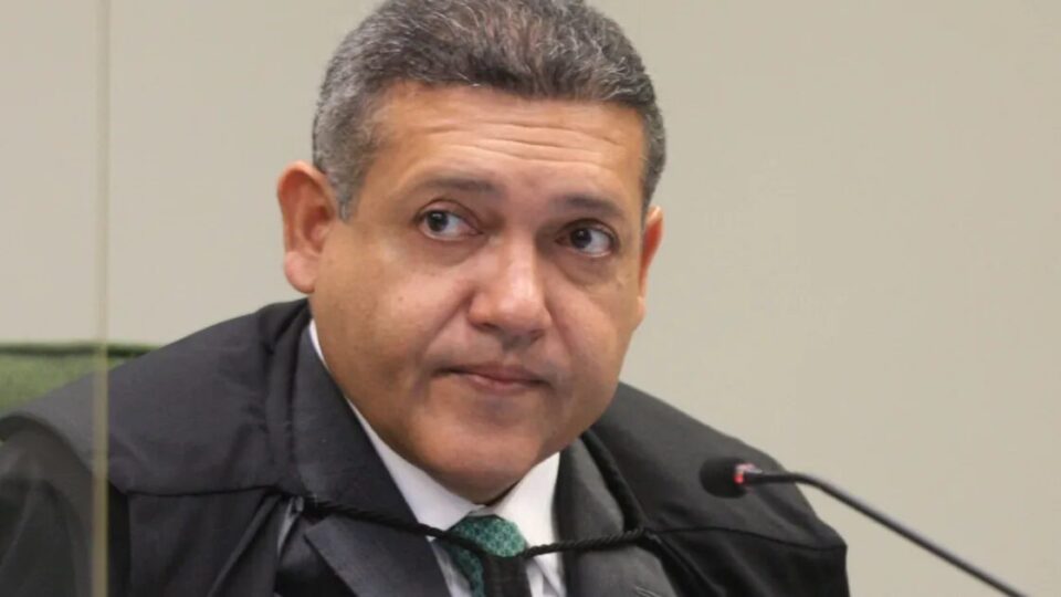 Nunes Marques dá 30 minutos para TRE e PGE se manifestarem sobre extensão da votação