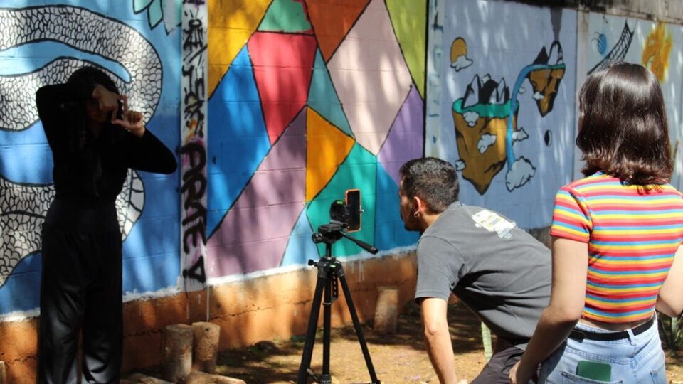 Oficina de stop motion convida participantes a criar curtas-metragens em Votuporanga