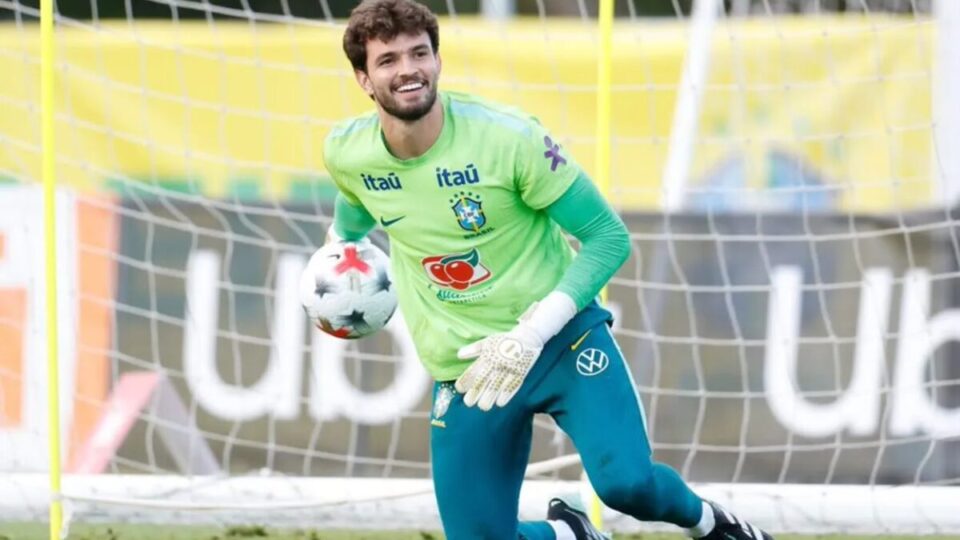 Otávio, do Cruzeiro, é observado por dois clubes ingleses em clássico; entenda cenário