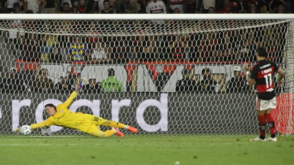 Paquetá pede desculpas após perder pênalti em eliminação do Flamengo: "Falhei quando não podia"