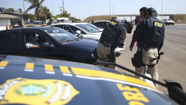 Polícias intensificam fiscalização nas rodovias durante o feriado prolongado