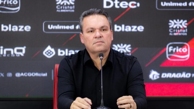 Presidente do Atlético-GO compartilha nota e questiona 'atraso de futebol' do elenco