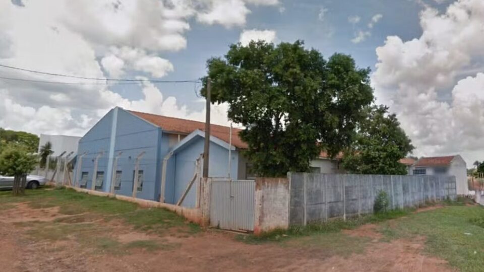 Professora é afastada após denúncia de mensagens de cunho sexual com alunos em Fernandópolis 