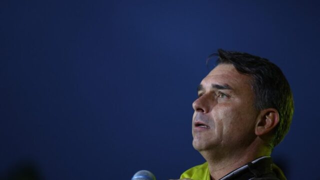 ‘Quem governa o Brasil: você ou o Google?’, questiona Flávio a Lula