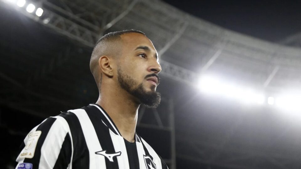 Quem volta? Entenda situação do DM do Botafogo antes de jogo contra o Internacional