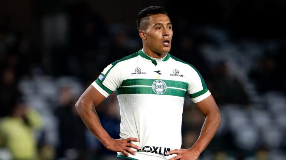 Sebastián Gómez pede perdão à torcida do Coritiba após derrota para o Grêmio; veja o desabafo