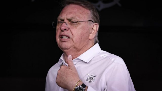 Stabile minimiza problemas com elenco do Corinthians e revela prazo para pagar atrasados