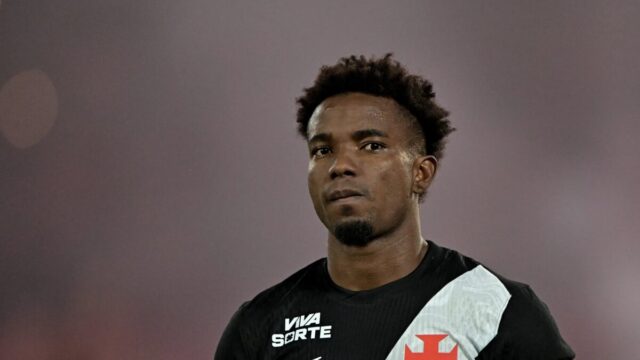 Thiago Mendes faz 10 jogos seguidos, acumula desgaste e tem queda de rendimento no Vasco