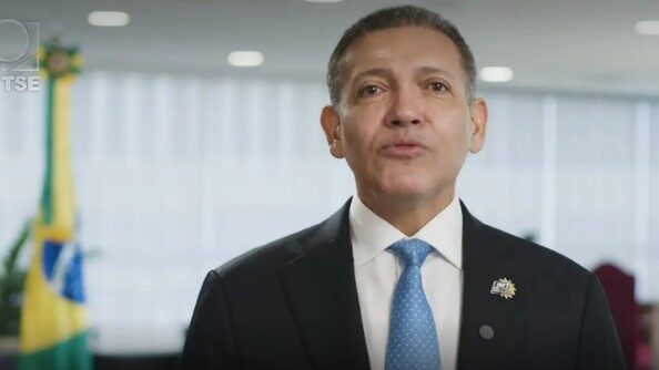 TSE nega acusação de Flávio sobre expulsão de fiscais de sala-cofre