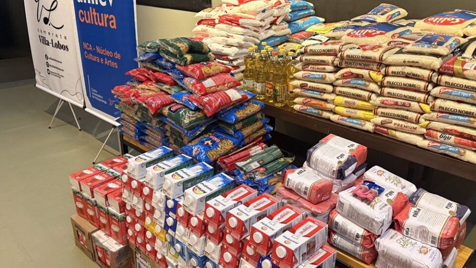 Unifev repassa cerca de 1 tonelada de alimentos arrecadados durante Concerto em parceria com a Camerata Villa-Lobos